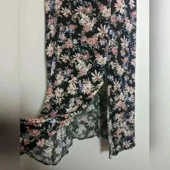 Francesca's Boutique Mi Ami Katie Floral Split Midi Dress - size Medium BNWOT - Picture 5 of 7